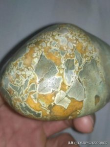 ​最好的红花玉多少钱，红花玉原石哪里产的
