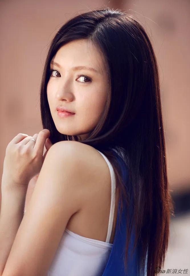 傅晶：岁月静好，皱纹不肯光顾她的脸庞