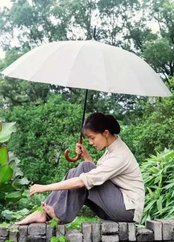傅晶：岁月静好，皱纹不肯光顾她的脸庞