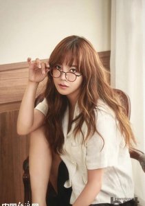 ​韩国女星高恩雅，标准的三线艺人，为了生存被迫出演低质量电影