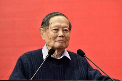 ​物理学家杨振宁与爱因斯坦有什么关系