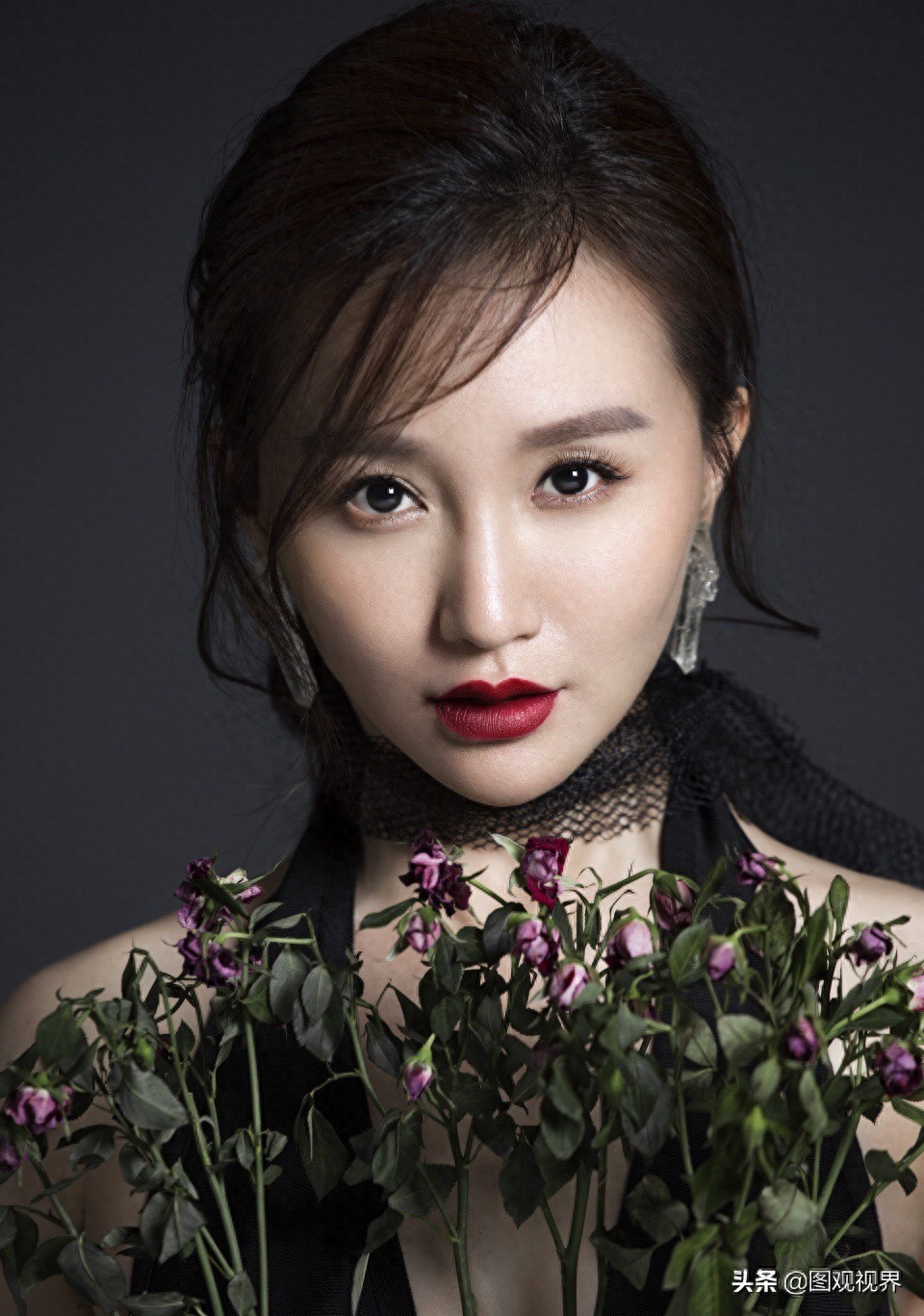 武笑羽：出生于北京，毕业于中央戏剧学院表演系，中国内地女演员