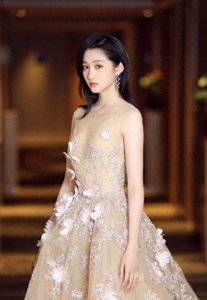 ​关晓彤、林志玲、蔡少芬身高都是1米73，但她们都输了？