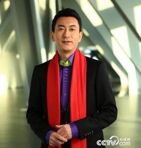 ​主持人鲁健个人资料：32岁娶小6岁郑天亮，如今儿女双全