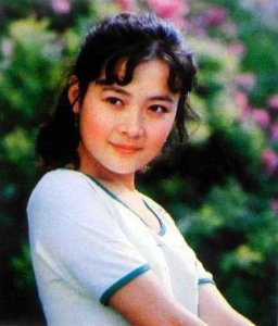 ​娜仁花：她是80年代当红女星，40岁晚婚也幸福