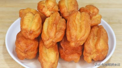 ​如何做油条？教你在家做，出锅个个金黄酥脆，真香