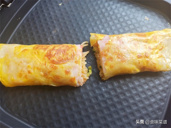 分钟的简易早餐鸡蛋饼，色泽金黄，香味浓郁，孩子最爱吃！"