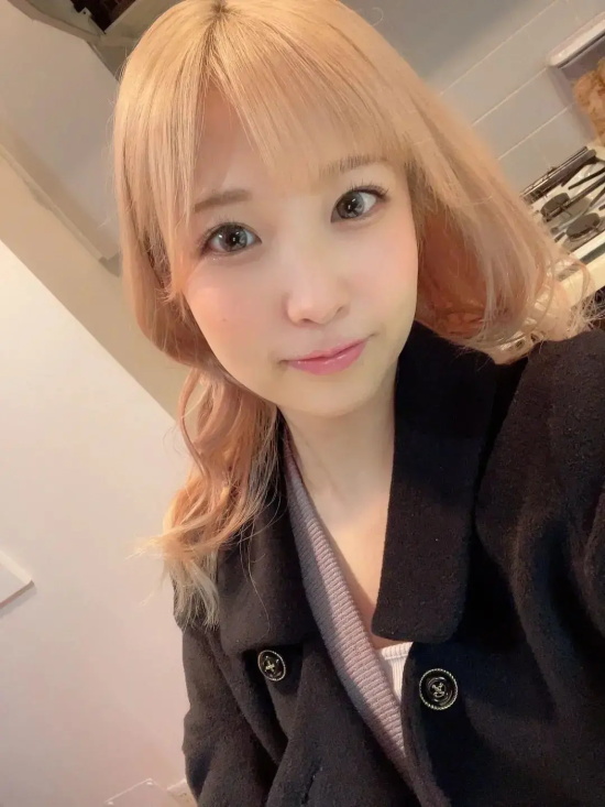 史上第一个获得新人奖的单体女演员荣川乃亚写真分享，后来居上！