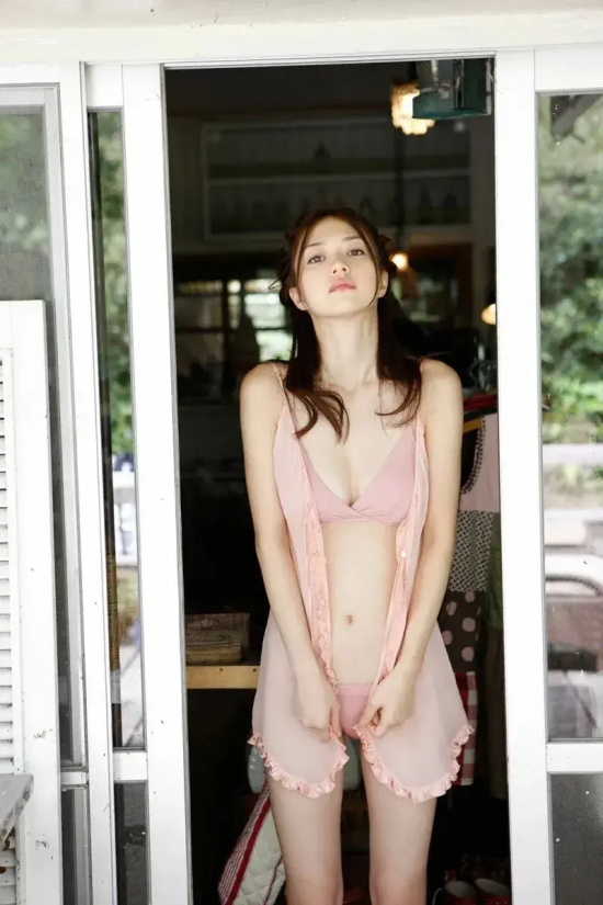 逢泽莉娜[Wanibooks] 写真小鉴(逢泽莉娜制服照) - 