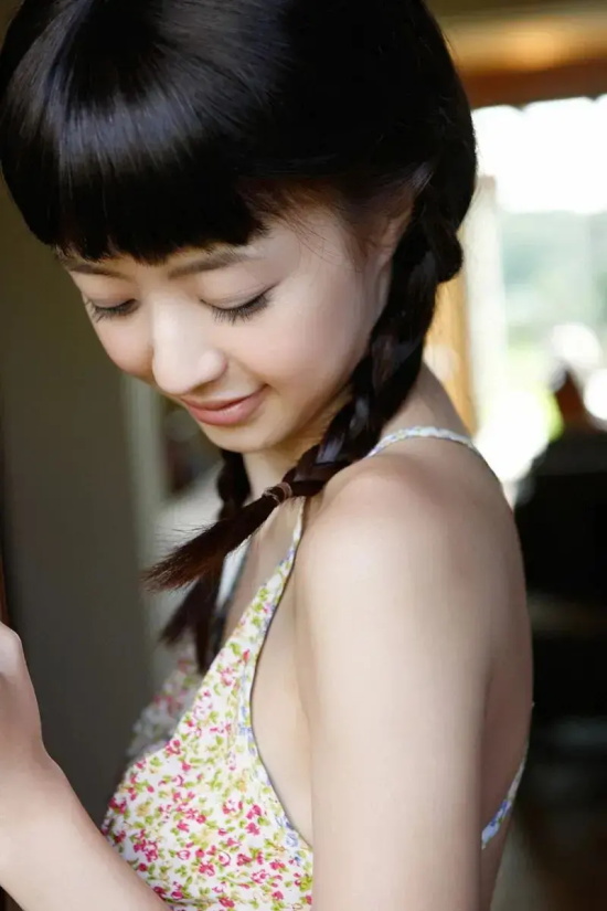 逢泽莉娜[Wanibooks] 写真小鉴(逢泽莉娜制服照) - 