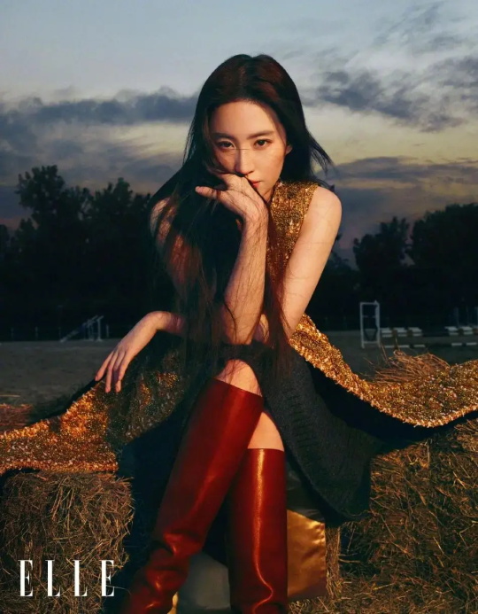 刘亦菲《ELLE》金九双封写真大片尽显野性，神仙姐姐再次挑战新风格