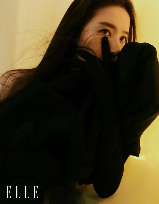 刘亦菲《ELLE》金九双封写真大片尽显野性，神仙姐姐再次挑战新风格