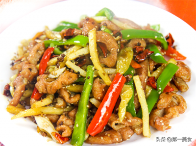 ​猪大肠怎样炒又脆又好吃？教你一招饭店的做法，有这菜酒不够喝了