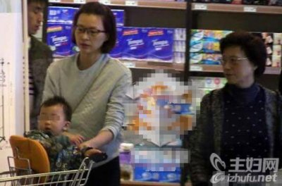 ​董卿儿子老公照片曝光 董卿赴美生子疑成事实