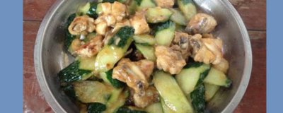​黄瓜与鸡肉可以一起吃吗? 黄瓜可以与鸡肉一起吃吗