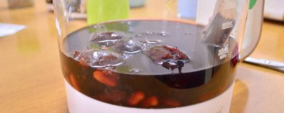 ​枸杞和桑葚泡水喝有什么作用 用枸杞和桑葚泡水喝有什么好处