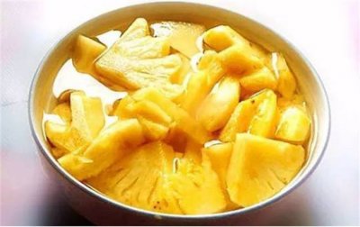 ​盐水泡菠萝有什么作用 盐水泡菠萝的作用是什么