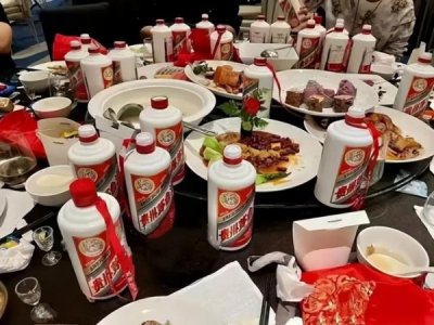​山东扳倒井38度一箱(山东扳倒井53度价格表)