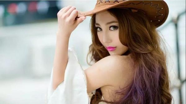 女生暗恋时有什么表现呢 暗恋一个人是什么感觉呢