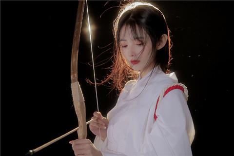 和水瓶座女生谈恋爱