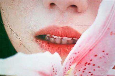 吵架时女朋友故意伤人该怎么办