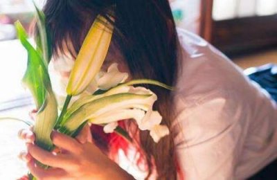 ​女生问你喜欢我什么应该怎么回答她