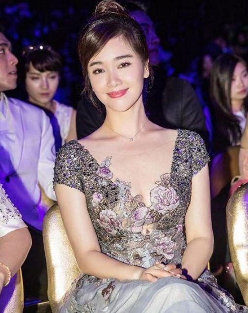 最具有“女人味”的4位女星，每一位都具有优雅高贵的气质！