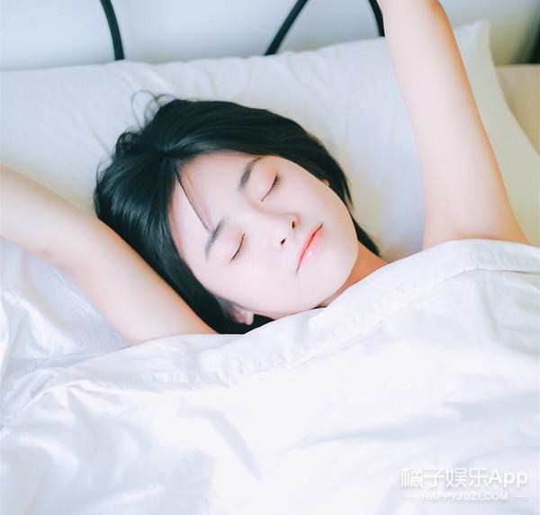 为什么网友质疑沈月身高没有160？