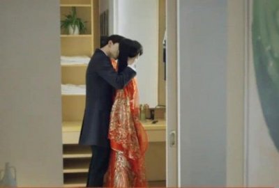 ​《微微一笑很倾城》郑爽一身红嫁衣，惊艳出场，杨洋看到都忍不住