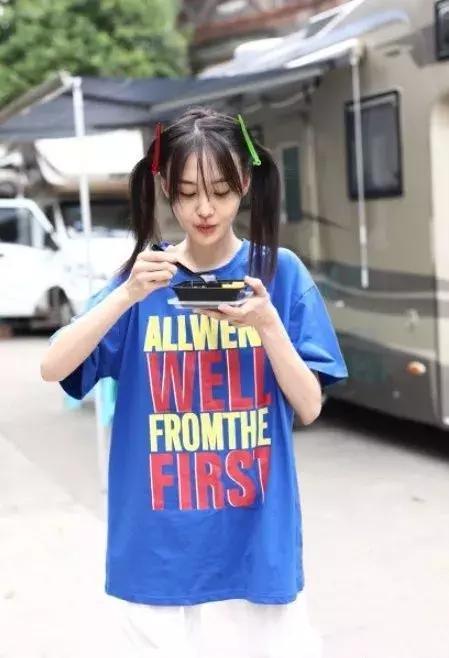 女星间的斗争：小S吐槽郑爽颜值不再，智商低，郑爽用年龄反击