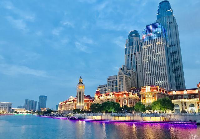 天津海河夜景，真的不比外滩和珠海夜景逊色，来看看就知道了