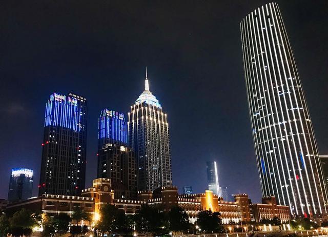 天津海河夜景，真的不比外滩和珠海夜景逊色，来看看就知道了