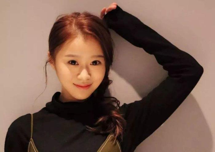 她长相神似高圆圆，曾与朱一龙传绯闻，29岁很美却淡出演艺圈？