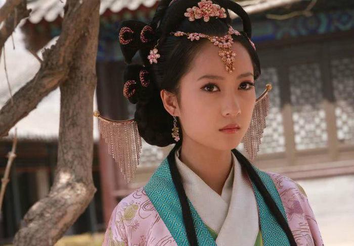 她长相神似高圆圆，曾与朱一龙传绯闻，29岁很美却淡出演艺圈？