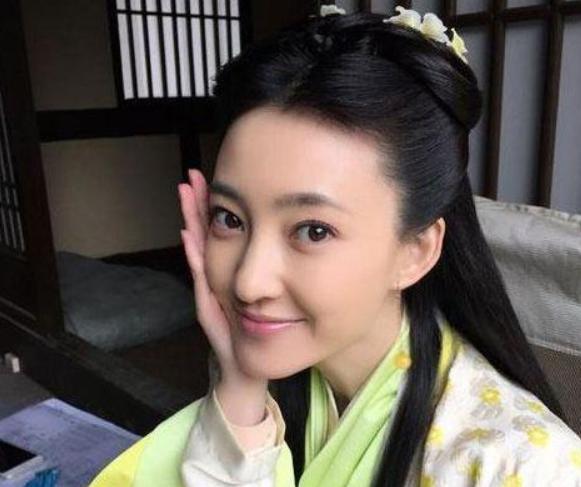 演过“苏妲己”的四位女星，前三位都没演好，只有她最经典