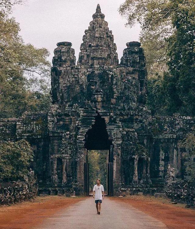 愿你遇见这样一个人，牵着你的手陪你走遍世界角落，看遍世间美景