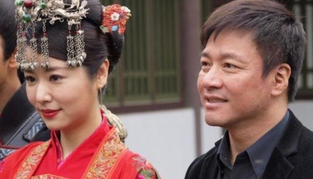 林心如被他“睡”了8年，却爱上自己闺蜜，57岁娶小25岁女友！