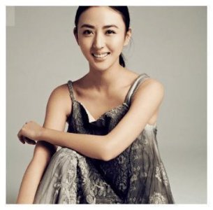 ​被称娱乐圈“励志姐”，9年前是杨幂小助理，9年后与杨幂平起平坐