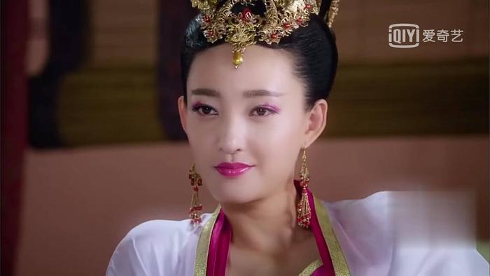 封神演义：难怪王丽坤版妲己被称毁经典，你看她的嘴！网友：吓人