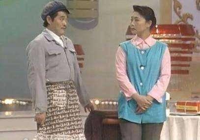 曾是小品一姐，嫁给没名气相声演员，丈夫撬知名笑星墙角后抛弃她