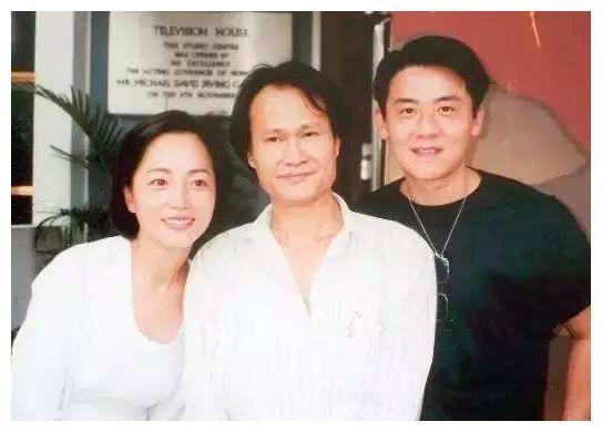 风华绝代石榴姐，年轻时真是美女佳人，难怪都林正英对她倾心一片