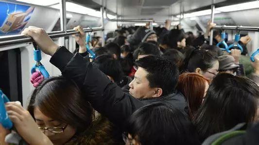 80、90后的看进来——让你油腻的不是保温杯而是“平凡”