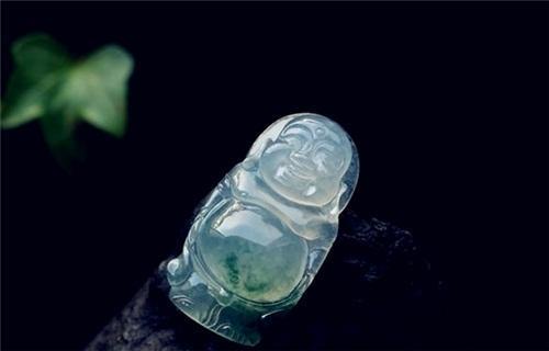 “段家玉”的传奇逆袭 从练摊当佣人到翡翠大王