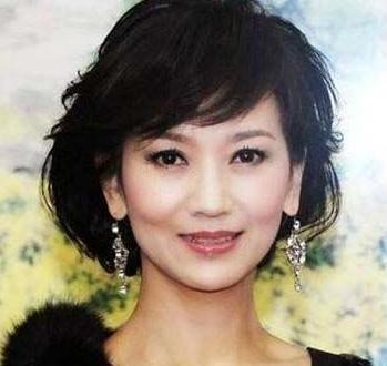 63岁赵雅芝近照, 婚内出轨5年, 前夫发疯20年出家?