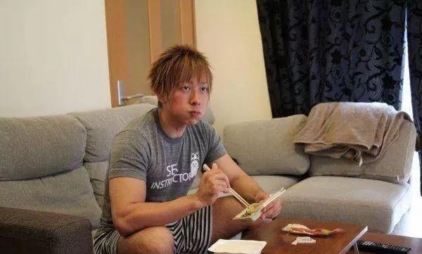 A界王者清水健喜当爹！他的健身一日作息表成男同胞的参考标榜！