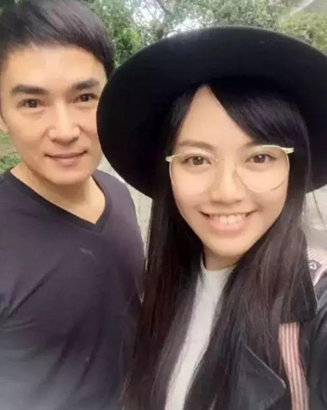 低调了很多年的焦恩俊被撕了，原因是他发了一条微博寻女。