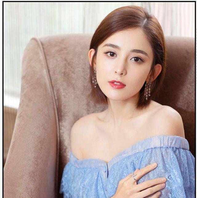 古力娜扎：杏棕色lob头，美人不二法则