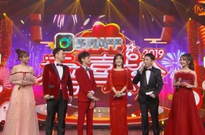 ​吴昕回应缺席元宵晚会原因，快乐家族只一人评论，吴昕回复很心酸