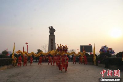 ​特写：马街书会再续前约：鼓乐喧腾上演千台戏