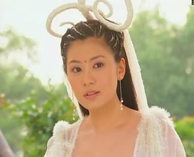 19岁拔掉父亲的呼吸机，花千万争夺女儿抚养权，40岁遇真爱生两女